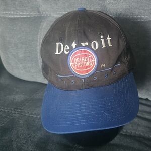 Vintage 1990s Detroit Pistons Embroidered SnapbackBaseball Cap - Black & Blue